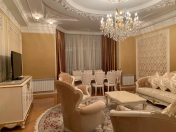 Satılır 3 otaqlı 130 m2 yeni tikili 28 May m.