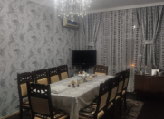 Satılır 5 otaqlı 83 m2 köhnə tikili Xalqlar Dostluğu m.