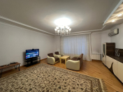 İcarəyə verilir 3 otaqlı 170 m2 yeni tikili Nizami m.