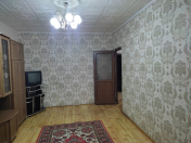 İcarəyə verilir 3 otaqlı 80 m2 köhnə tikili Qara Qarayev m.