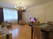 İcarəyə verilir 3 otaqlı 112 m2 köhnə tikili İnşaatçılar m.