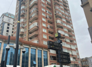 Satılır 4 otaqlı 200 m2 yeni tikili Gənclik m.