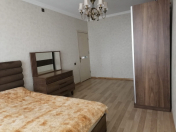 Satılır 2 otaqlı 60 m2 köhnə tikili Əhmədli m.