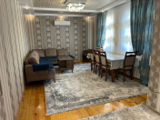 Satılır 4 otaqlı 180 m2 həyət evi Badamdar