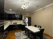 Satılır 4 otaqlı 171 m2 yeni tikili Tibb Universiteti