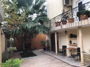 Satılır 16 otaqlı 580 m2 bağ evi Gənclik m.