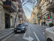 Satılır 1 otaqlı 240 m2 obyekt Elmlər Akademiyası m.