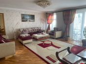 Satılır 4 otaqlı 140 m2 köhnə tikili 28 May m.