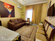 İcarəyə verilir 2 otaqlı 50 m2 köhnə tikili Səbail r.