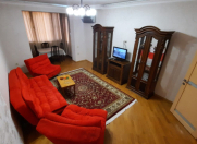 İcarəyə verilir 2 otaqlı 55 m2 köhnə tikili Elmlər Akademiyası m.