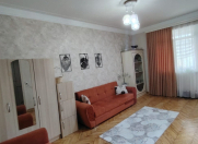 Satılır 2 otaqlı 40 m2 köhnə tikili Gənclik m.