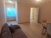 Satılır 2 otaqlı 1 m2 həyət evi İnşaatçılar m.