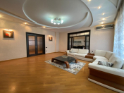 İcarəyə verilir 5 otaqlı 290 m2 yeni tikili 8 Noyabr m.