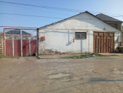 Satılır 9 otaqlı 900 m2 həyət evi Binə