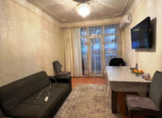 Satılır 3 otaqlı 70 m2 köhnə tikili 8 km