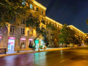 Satılır 2 otaqlı 65 m2 köhnə tikili 28 May m.