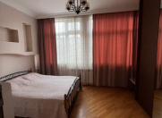 İcarəyə verilir 3 otaqlı 90 m2 köhnə tikili Nəriman Nərimanov m.