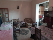 Satılır 2 otaqlı 33 m2 köhnə tikili Y.Günəşli