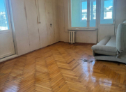 Satılır 2 otaqlı 50 m2 köhnə tikili Xalqlar Dostluğu m.