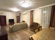 Satılır 3 otaqlı 110 m2 köhnə tikili 28 May m.