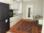 Satılır 3 otaqlı 90 m2 köhnə tikili Həzi Aslanov m.