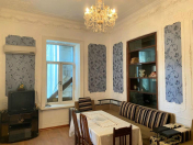 Satılır 2 otaqlı 65 m2 köhnə tikili Nizami m.