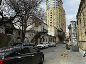 İcarəyə verilir 14 otaqlı 400 m2 obyekt Nizami m.