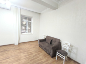 İcarəyə verilir 1 otaqlı 50 m2 köhnə tikili ABŞ səfirliyi