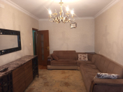 Satılır 2 otaqlı 60 m2 köhnə tikili Qara Qarayev m.