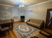 Satılır 2 otaqlı 70 m2 köhnə tikili Qara Qarayev m.