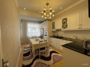 Satılır 4 otaqlı 130 m2 yeni tikili Badamdar