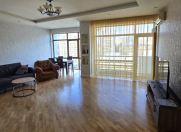 Satılır 3 otaqlı 140 m2 yeni tikili 28 May m.