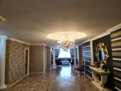 Satılır 5 otaqlı 320 m2 yeni tikili Elmlər Akademiyası m.