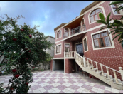 Satılır 6 otaqlı 280 m2 villa Qaraçuxur