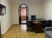 İcarəyə verilir 4 otaqlı 85 m2 ofis Şah İsmayıl Xətai m.