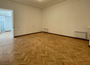 İcarəyə verilir 4 otaqlı 110 m2 ofis 28 May m.