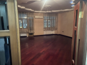 Satılır 4 otaqlı 210 m2 yeni tikili 28 May m.