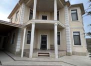 Satılır 6 otaqlı 272 m2 villa Buzovna