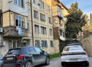 Satılır 2 otaqlı 55 m2 köhnə tikili Memar Əcəmi m.