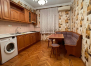 İcarəyə verilir 2 otaqlı 110 m2 köhnə tikili Elmlər Akademiyası m.