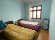 Satılır 4 otaqlı 120 m2 köhnə tikili Elmlər Akademiyası m.