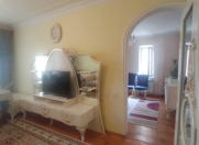 İcarəyə verilir 5 otaqlı 120 m2 köhnə tikili Y.Günəşli