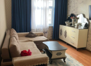 Satılır 2 otaqlı 60 m2 köhnə tikili Xalqlar Dostluğu m.