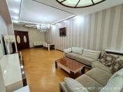 İcarəyə verilir 4 otaqlı 190 m2 yeni tikili Şah İsmayıl Xətai m.