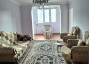 İcarəyə verilir 3 otaqlı 60 m2 köhnə tikili İnşaatçılar m.