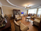 Satılır 4 otaqlı 192 m2 yeni tikili 28 May m.