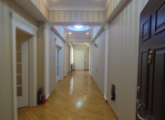 İcarəyə verilir 4 otaqlı 200 m2 yeni tikili Sahil m.