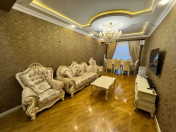 Satılır 3 otaqlı 130 m2 yeni tikili Həzi Aslanov
