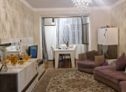 Satılır 3 otaqlı 87 m2 köhnə tikili İnşaatçılar m.