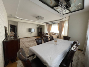 İcarəyə verilir 4 otaqlı 200 m2 yeni tikili 28 May m.